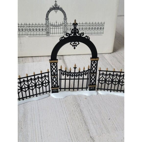 Dept 56 52523 heritage village Victorian Wrought Iron Fence & Gate accessory - Picture 3 of 8